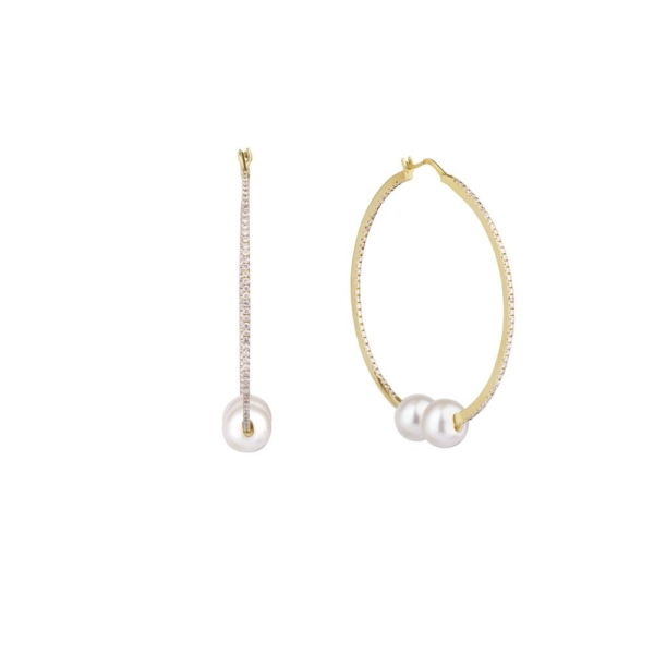 Single hoop earring with diamond pavé and pearls